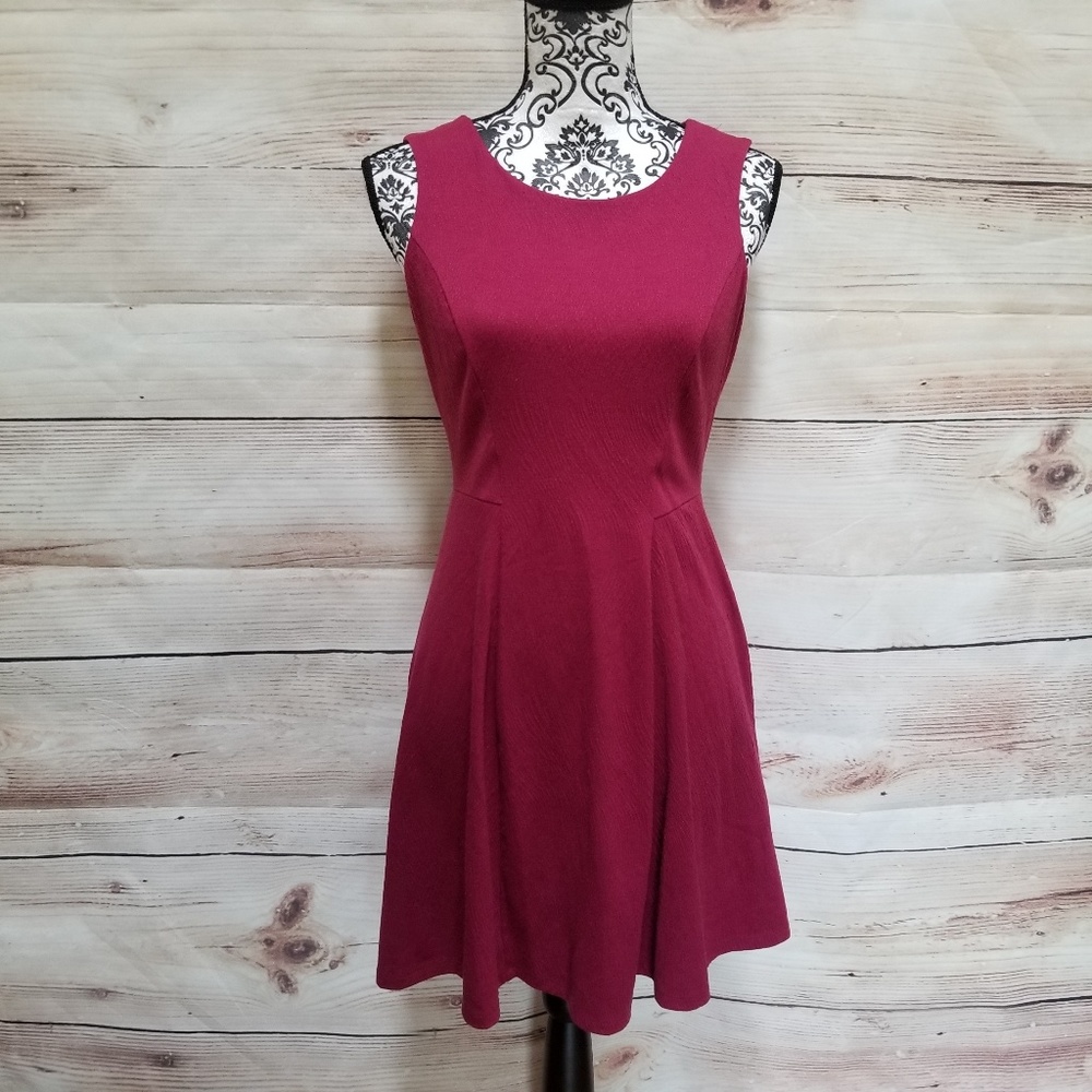 3/$28 Lauren Conrad Burgundy Sleeveless Dress Sz10